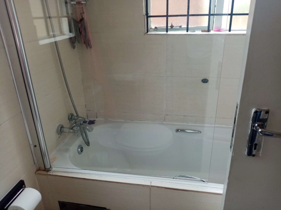 To Let 2 Bedroom Property for Rent in Sundowner Gauteng