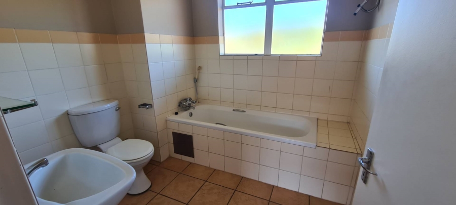2 Bedroom Property for Sale in Die Wilgers Gauteng