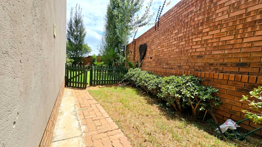 4 Bedroom Property for Sale in Mooikloof Ridge Gauteng