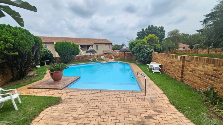 1 Bedroom Property for Sale in Bedford Park Gauteng