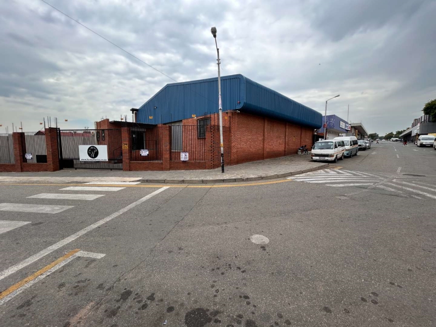 Commercial Property for Sale in New Redruth Gauteng