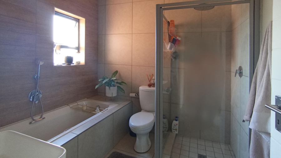 2 Bedroom Property for Sale in Hereford Estate Gauteng