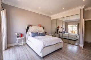 4 Bedroom Property for Sale in Woodhill Estate Gauteng