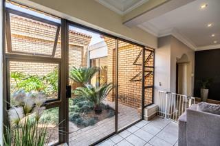4 Bedroom Property for Sale in Woodhill Estate Gauteng