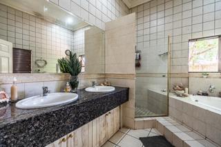 4 Bedroom Property for Sale in Woodhill Estate Gauteng