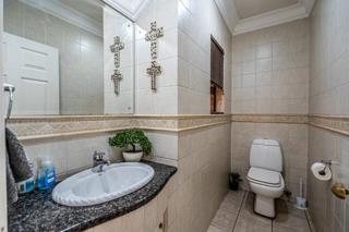 4 Bedroom Property for Sale in Woodhill Estate Gauteng
