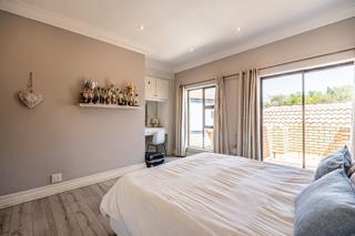 4 Bedroom Property for Sale in Woodhill Estate Gauteng