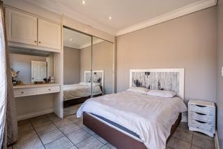 4 Bedroom Property for Sale in Woodhill Estate Gauteng