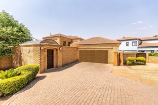 4 Bedroom Property for Sale in Woodhill Estate Gauteng