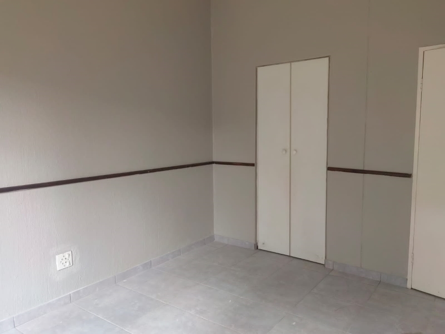 To Let 2 Bedroom Property for Rent in North Riding Gauteng