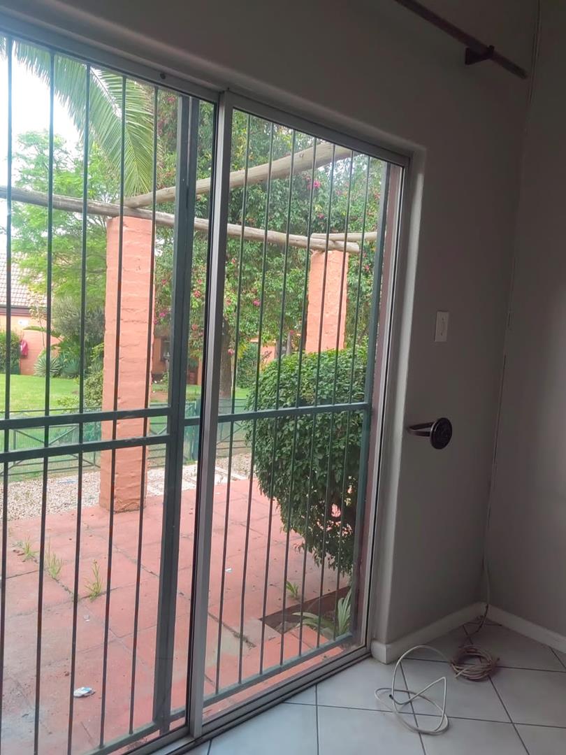 To Let 2 Bedroom Property for Rent in North Riding Gauteng