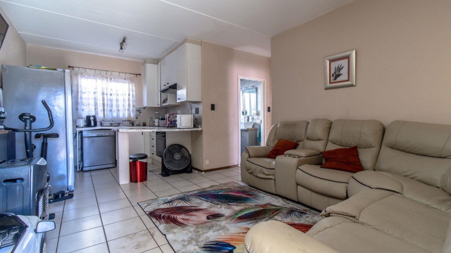 2 Bedroom Property for Sale in Mondeor Gauteng