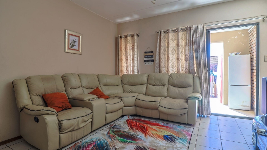 2 Bedroom Property for Sale in Mondeor Gauteng