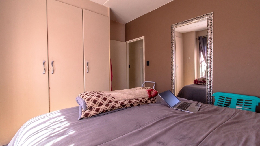 2 Bedroom Property for Sale in Mondeor Gauteng