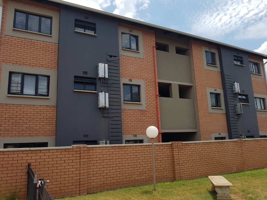 2 Bedroom Property for Sale in Roodeplaat Gauteng