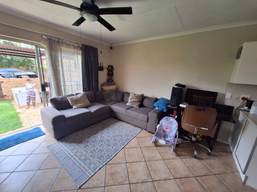 To Let 2 Bedroom Property for Rent in Wilgeheuwel Gauteng