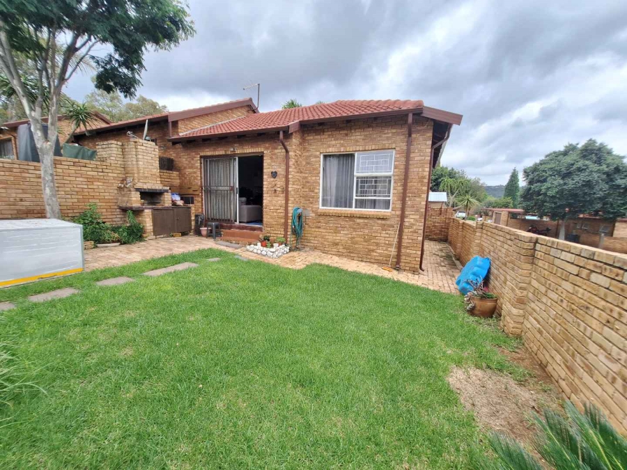 To Let 2 Bedroom Property for Rent in Wilgeheuwel Gauteng