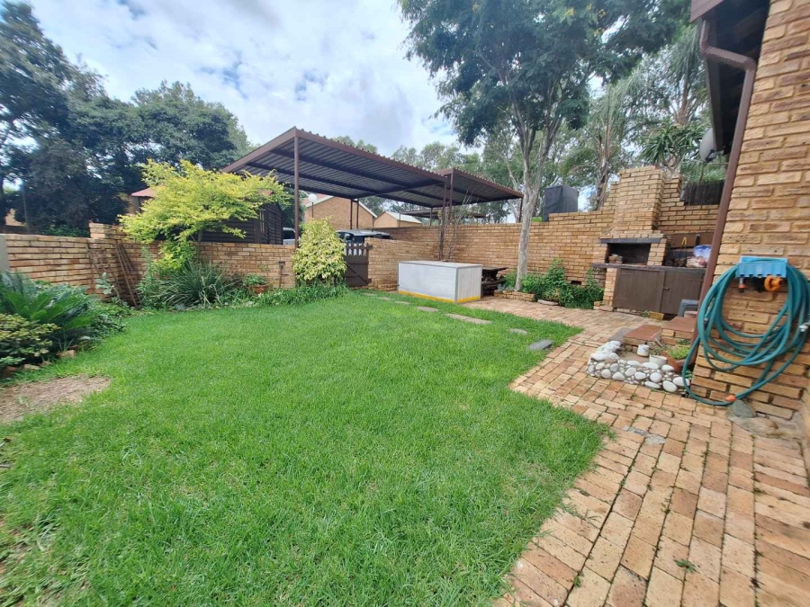 To Let 2 Bedroom Property for Rent in Wilgeheuwel Gauteng