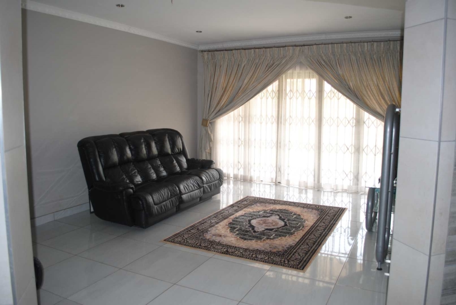 6 Bedroom Property for Sale in Riversdale Gauteng