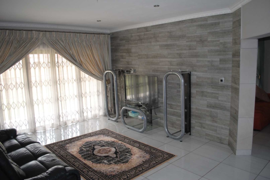 6 Bedroom Property for Sale in Riversdale Gauteng