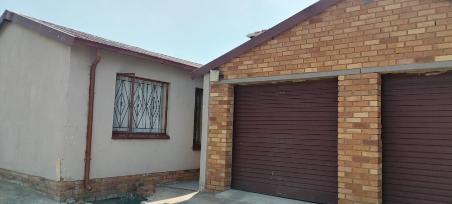 2 Bedroom Property for Sale in Tsakane Gauteng