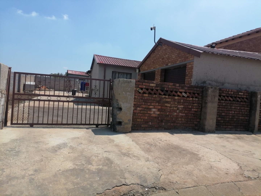 2 Bedroom Property for Sale in Tsakane Gauteng