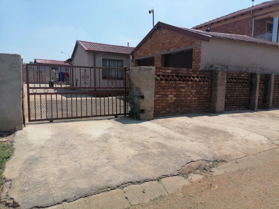 2 Bedroom Property for Sale in Tsakane Gauteng