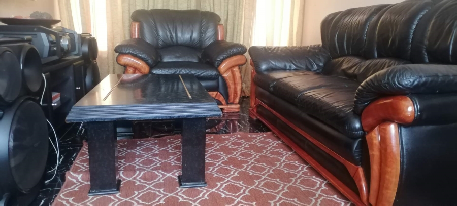 2 Bedroom Property for Sale in Tsakane Gauteng