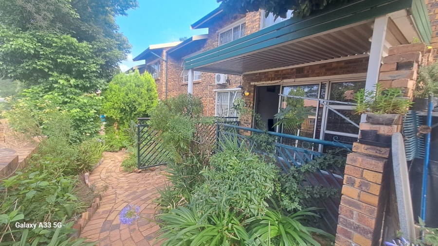 2 Bedroom Property for Sale in Buccleuch Gauteng