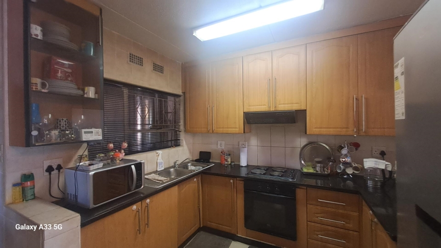 2 Bedroom Property for Sale in Buccleuch Gauteng