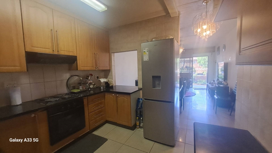 2 Bedroom Property for Sale in Buccleuch Gauteng