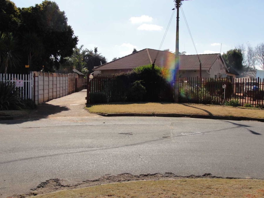 3 Bedroom Property for Sale in Birchleigh Gauteng