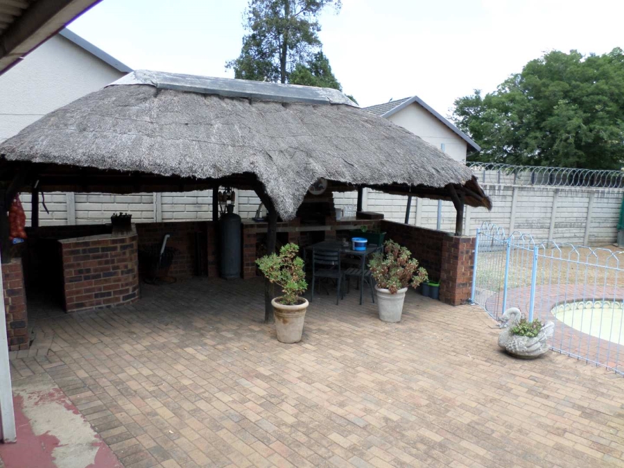 4 Bedroom Property for Sale in Farrar Park Gauteng