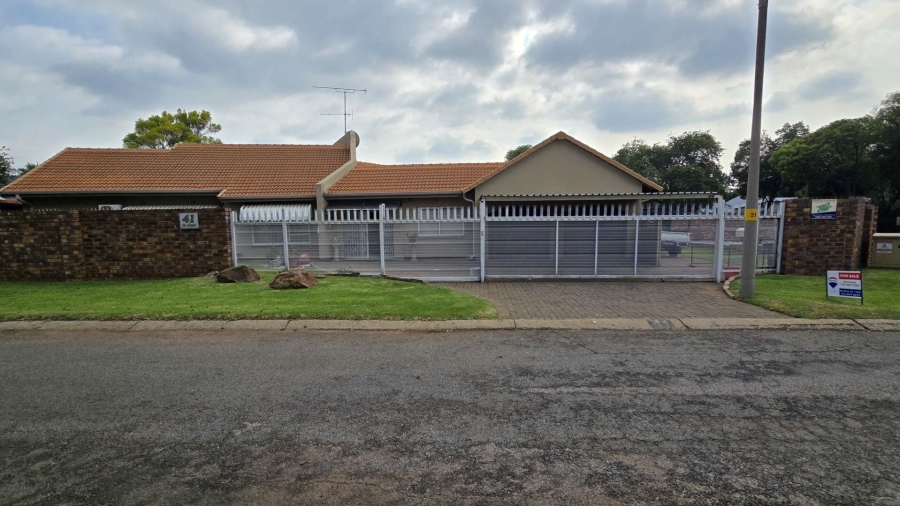 4 Bedroom Property for Sale in Randhart Gauteng