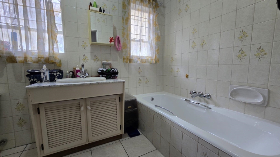 4 Bedroom Property for Sale in Randhart Gauteng