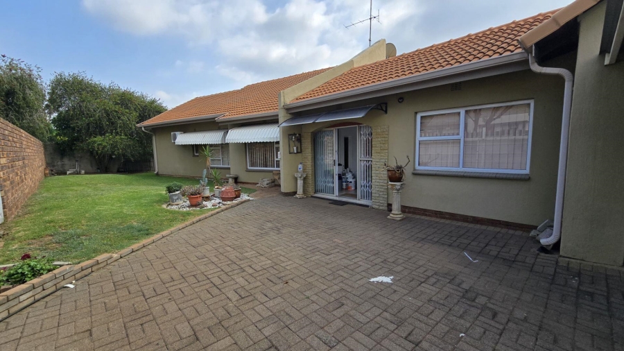 4 Bedroom Property for Sale in Randhart Gauteng