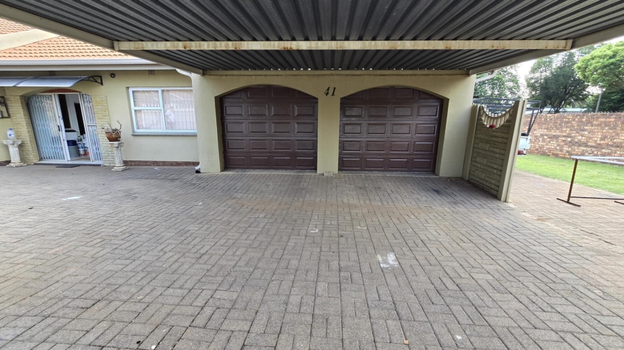 4 Bedroom Property for Sale in Randhart Gauteng