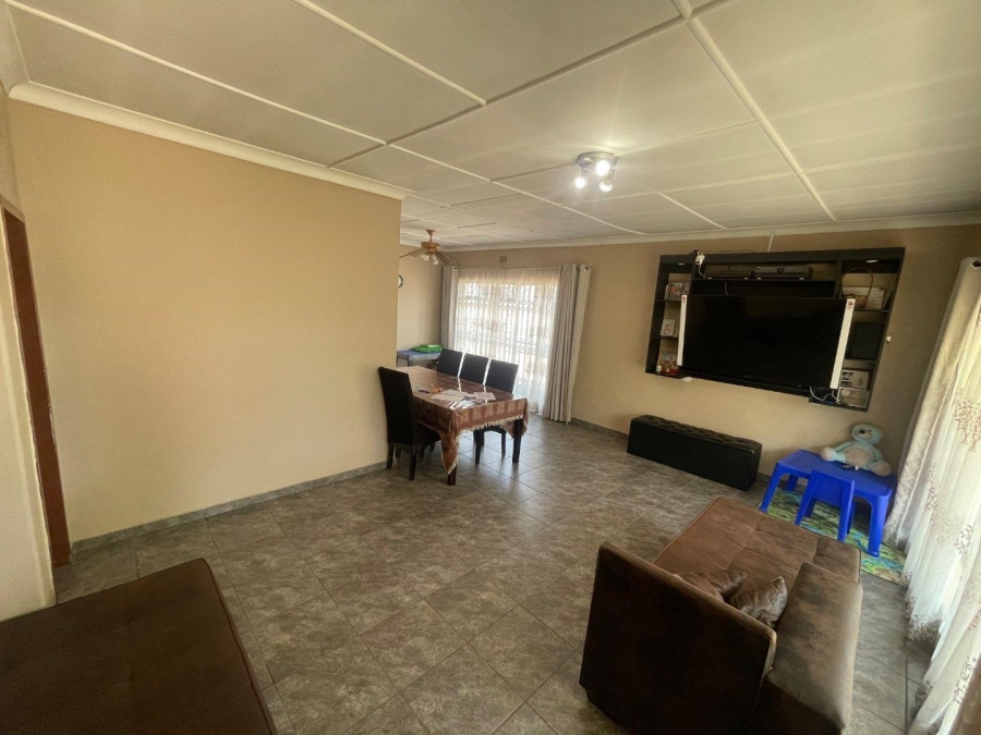 4 Bedroom Property for Sale in New Redruth Gauteng