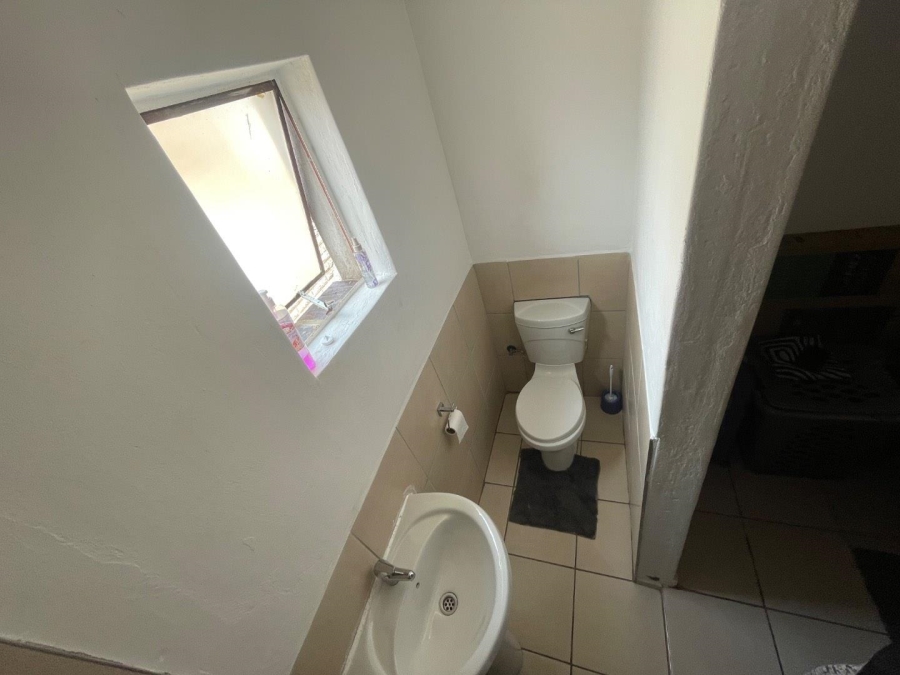 4 Bedroom Property for Sale in New Redruth Gauteng