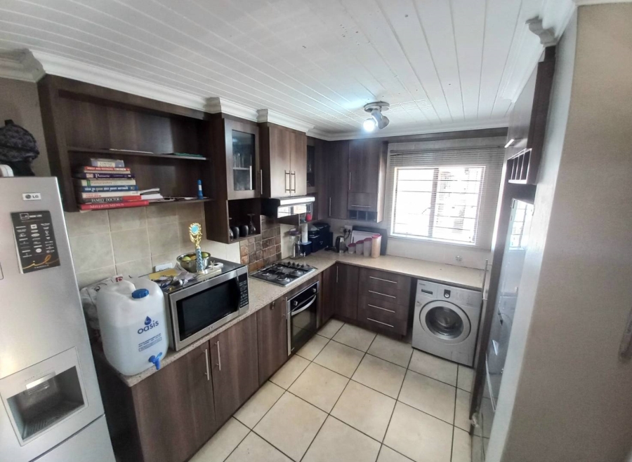 2 Bedroom Property for Sale in Andeon Gauteng