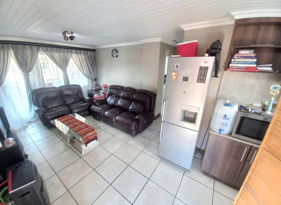 2 Bedroom Property for Sale in Andeon Gauteng