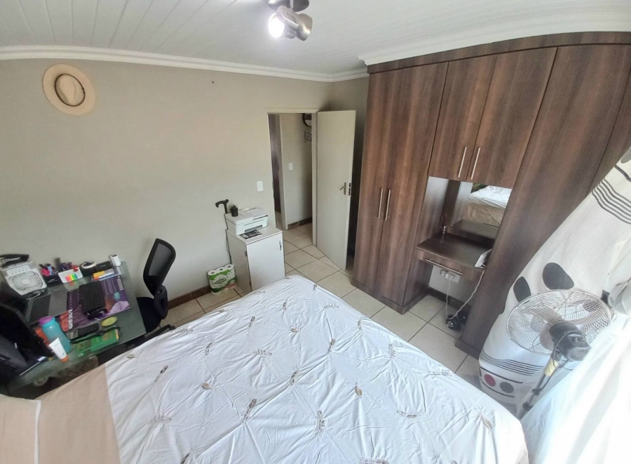 2 Bedroom Property for Sale in Andeon Gauteng