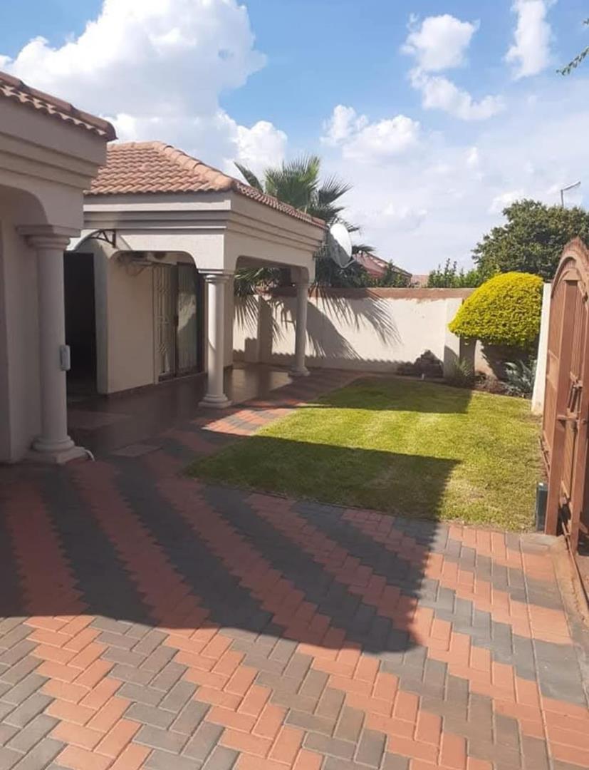 To Let 3 Bedroom Property for Rent in The Orchards Gauteng