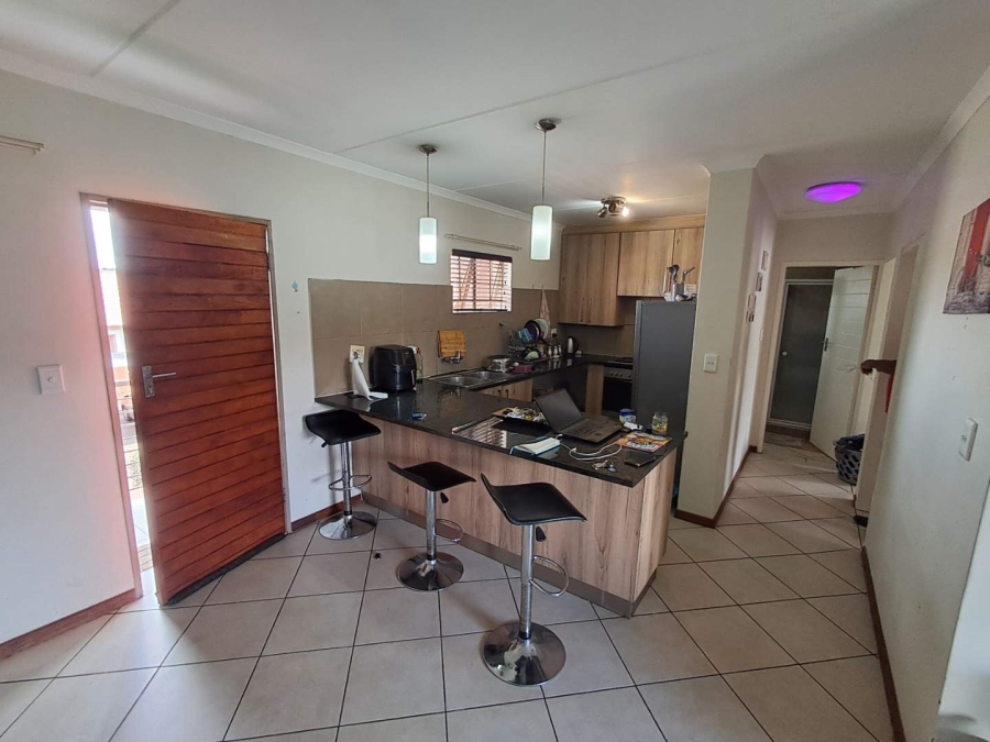 2 Bedroom Property for Sale in Monavoni Gauteng