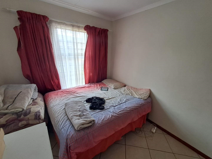 2 Bedroom Property for Sale in Monavoni Gauteng