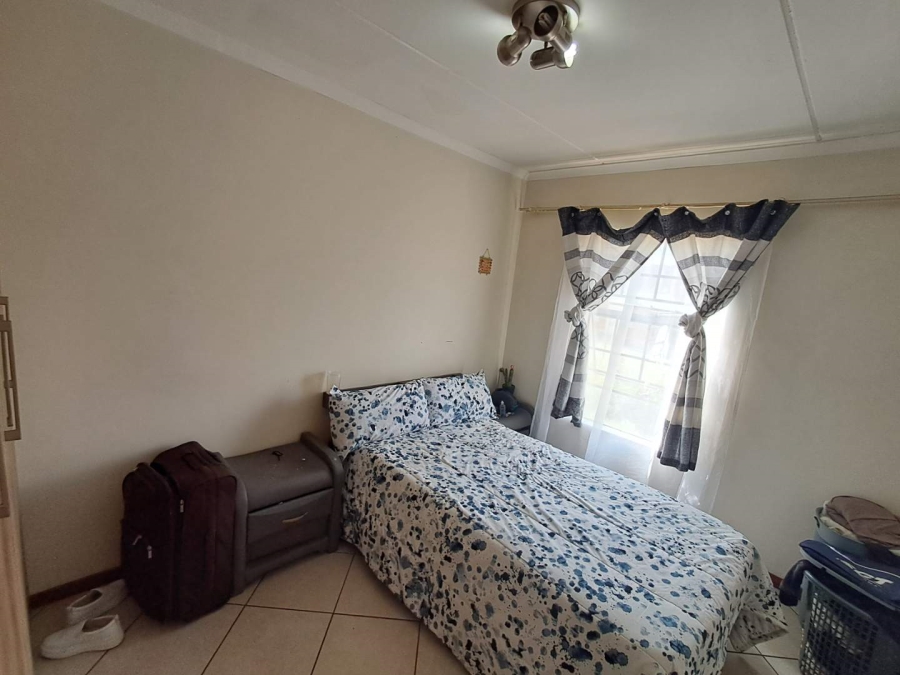 2 Bedroom Property for Sale in Monavoni Gauteng