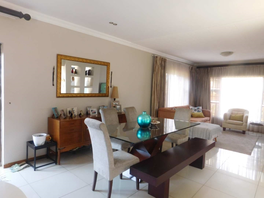 4 Bedroom Property for Sale in Heuwelsig Estate Gauteng