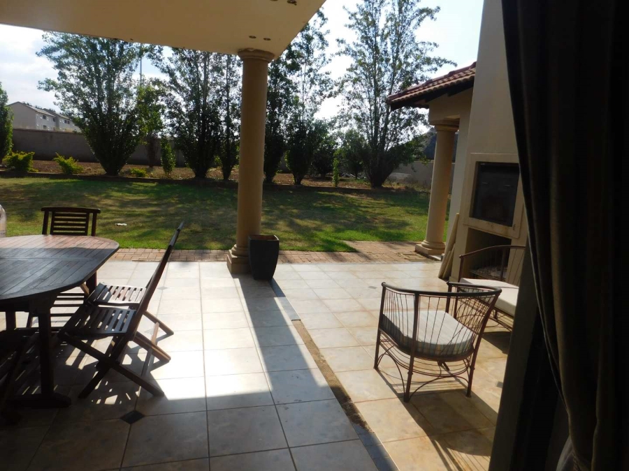 4 Bedroom Property for Sale in Heuwelsig Estate Gauteng