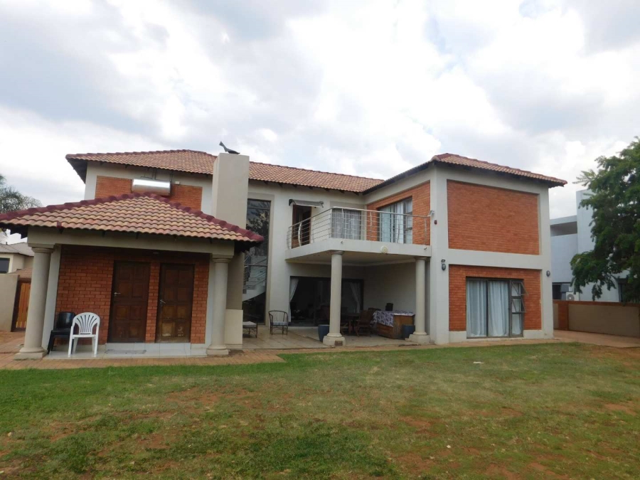 4 Bedroom Property for Sale in Heuwelsig Estate Gauteng