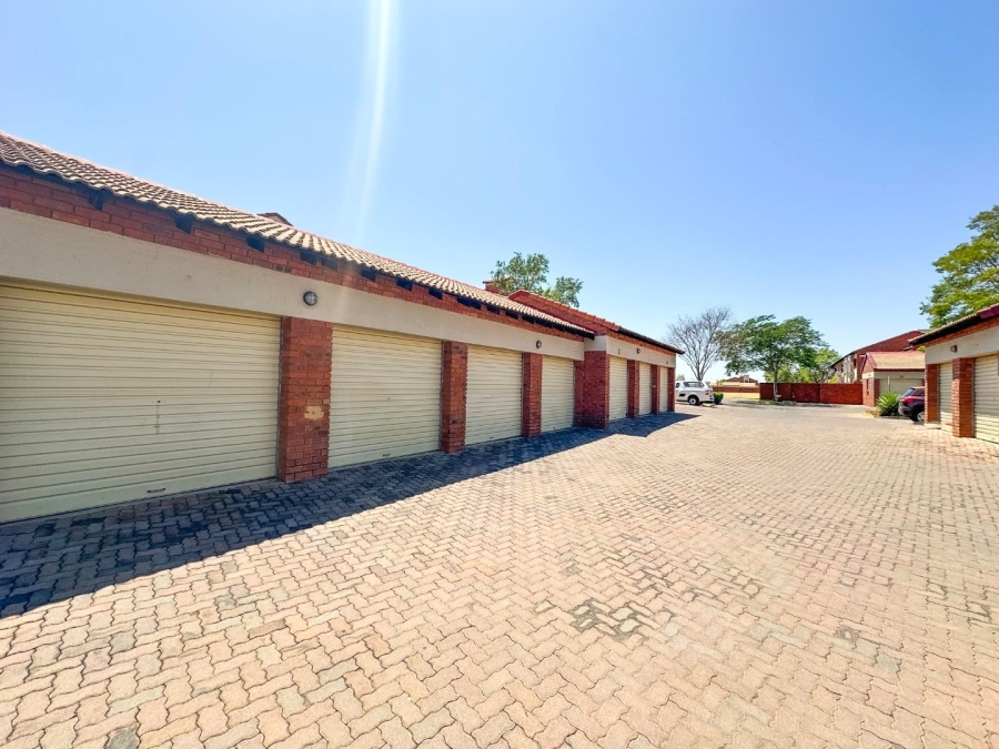 2 Bedroom Property for Sale in Mooikloof Ridge Gauteng